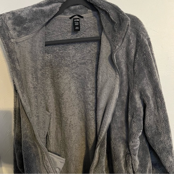The North Face Gray Fleece Jacket - Picture 2 of 7